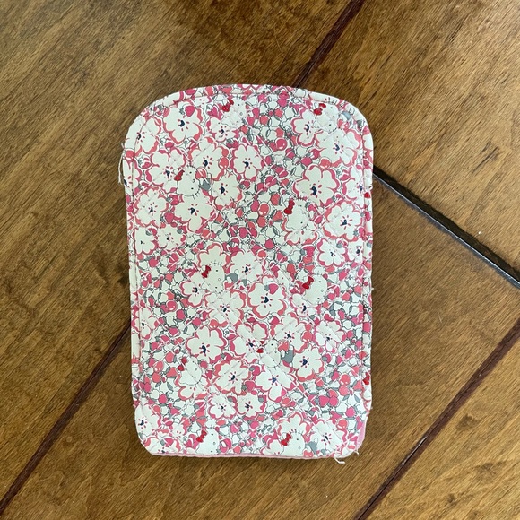 Japanese Harajuku Hello Kitty floral phone case wallet - Picture 2 of 4